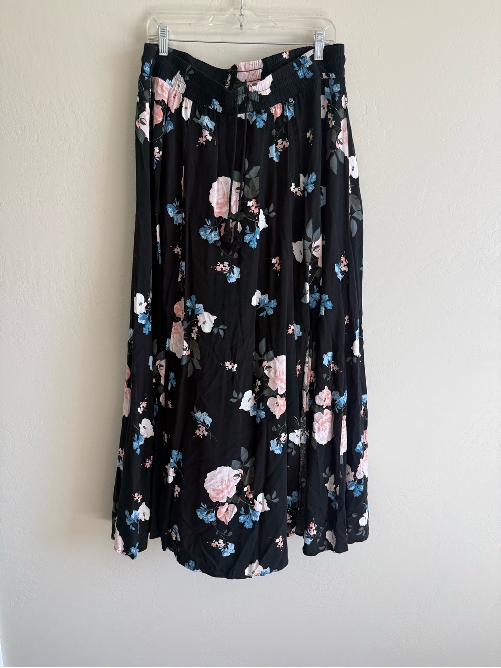 torrid Black Maxi Skirt with Pink & Blue Floral Print #P378